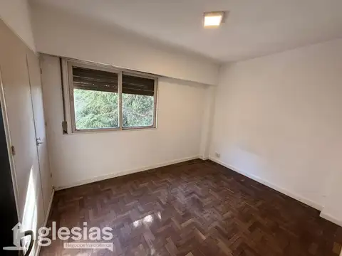 Departamento de cuatro ambientes en Barrio Autopista