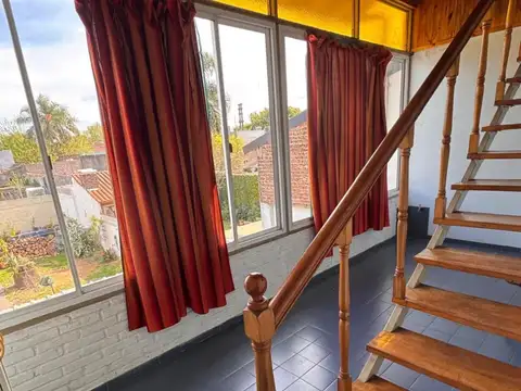 Chalet de 5 amb con playroom y  jardín. Ituzaingó 1359