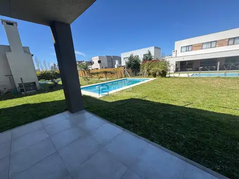Lagoon Pilar