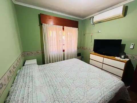 CASA 4 AMBIENTES EN VENTA QUINCHO COCHERA EN GLEW