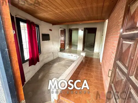 Casa 7 ambientes con 1 baño