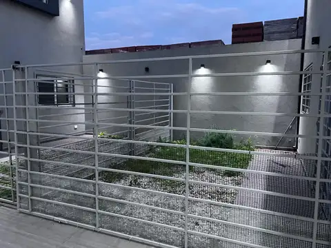 Depto Tipo Casa 3 ambientes con 2 baños