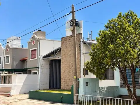 Déposito - Galpón a metros de Avenida Duarte Quirós.