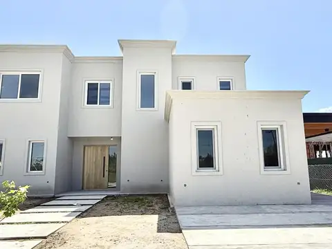 Casa en Venta en Laguna Grande, USD 640.000