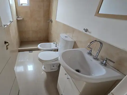 CASA 3 DORMITORIOS EN ALQUILER BARRIO ARENALES