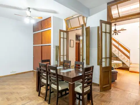 Venta Casa  5 ambientes, con Cochera  Villa Luro