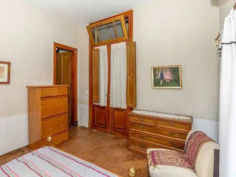 Venta Casa  5 ambientes, con Cochera  Villa Luro