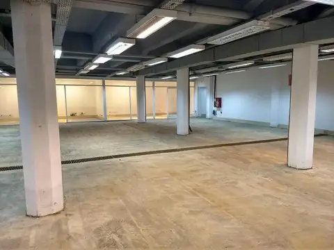 Oficina 4 ambientes con 3 baños