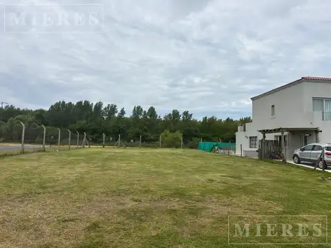 Lote en Barrio Santa Ana