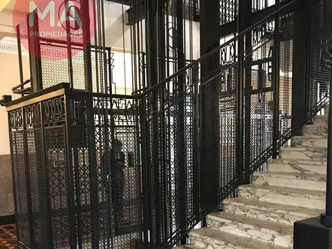 Oficina 9 ambientes con 3 baños