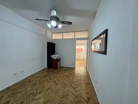 ALQ MONOAMBIENTE  DIVIDIDO, CTA FTE 1º PISO