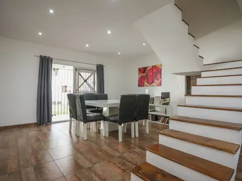 VENTA CASA 6 AMB CON JARDIN Y TERRAZA V. URQUIZA