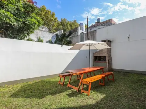 Casa 6 ambientes con 2 baños