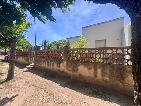 VENTA/CASA A REFACCIONAR/ B° G.LEHMANN/RAFAELA