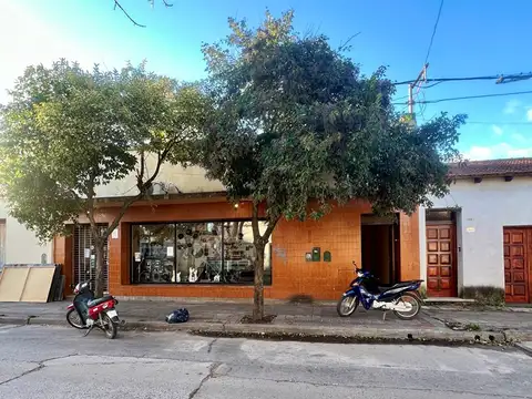 Calle 36 e/ 35 y 37 VENTA DE CASA CON LOCAL