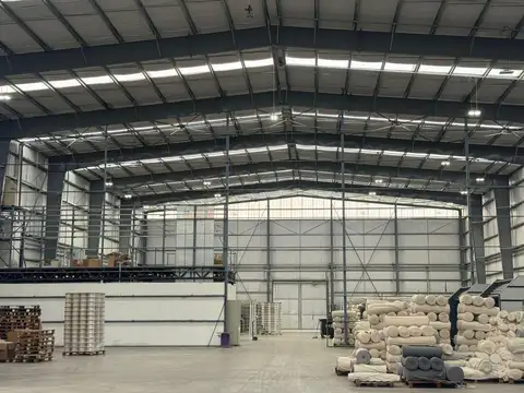 Polo Industrial Spegazzini Aut Eze Cañ Km 40 ALQUILER  2000mts cub