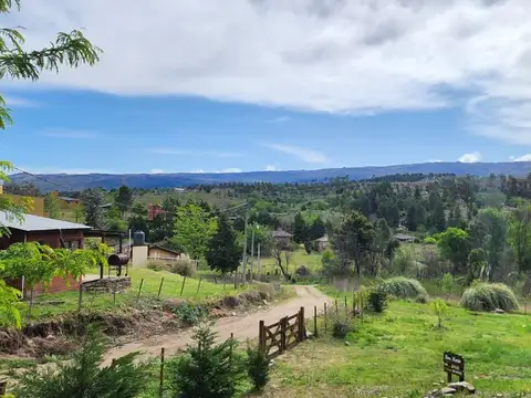 Venta de terreno en yacanto 717 m2 excelente vista