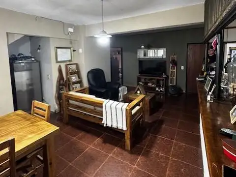 Casa 7 ambientes con 4 baños