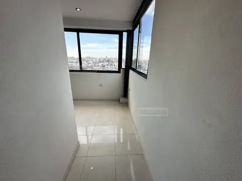 Pilar 800, Piso 6