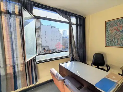 OFICINA EN CORRIENTES AL 2300 - FRENTE 34 M2 IMPECABLE TODO SOL
