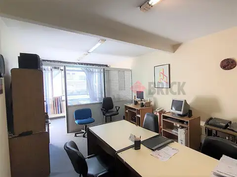 OFICINA EN CORRIENTES AL 2300 - FRENTE 34 M2 IMPECABLE TODO SOL