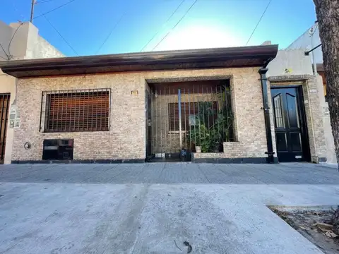 Venta casa en Villa Celina ideal para dos Familias