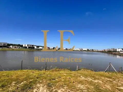 Casa en Venta con 6 cocheras