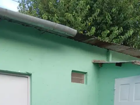 Casa 2 ambientes con 1 baño