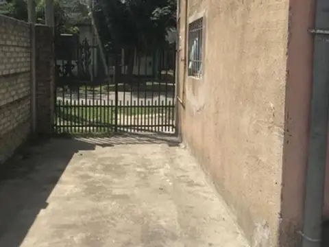 Casa en Alquiler con 1 cochera