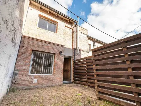 VENTA Depto dúplex de 1 dormitorio con patio