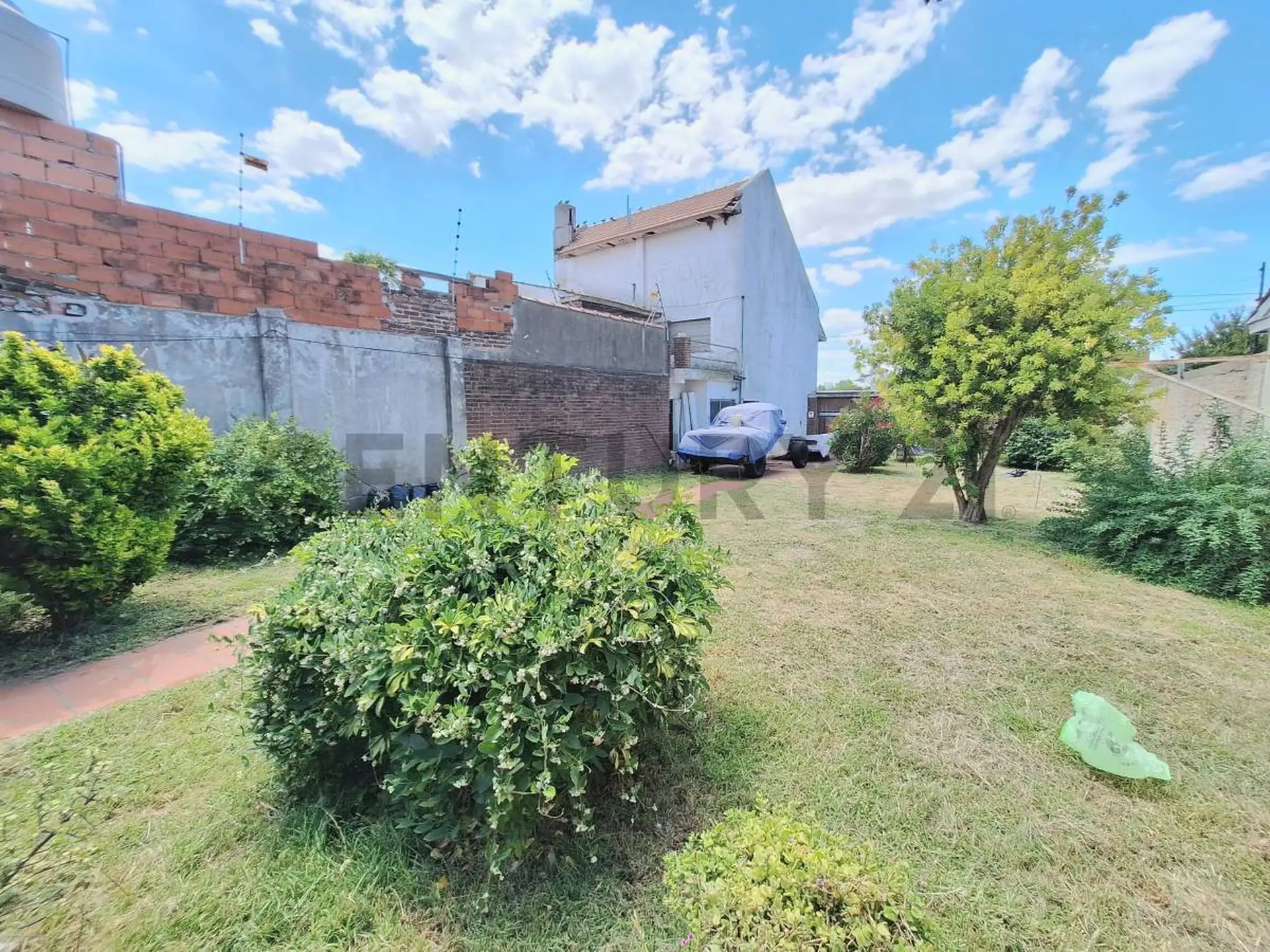 Lote en zona Pinos de Anchorena
