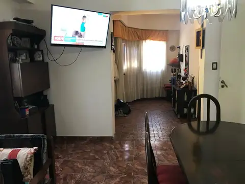 Casa 4 ambientes con 1 baño