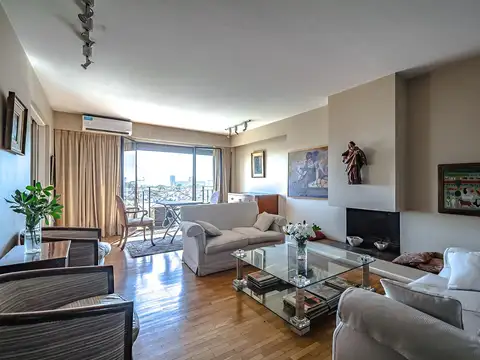 Muy buen departamento en Av. Libertador con COCHERA - PISO ALTO con VISTA al rio