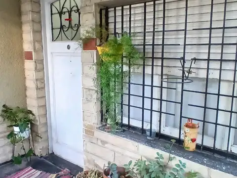 VENTA CASA 3 AMBIENTES CON COCHERA EN VILLA LUZURIAGA
