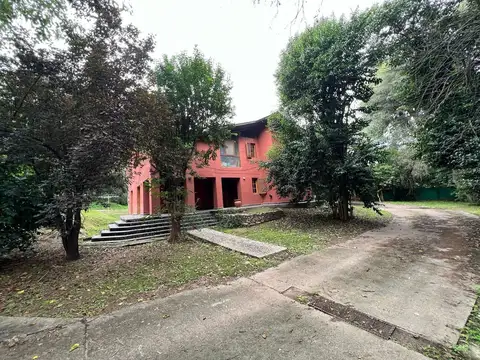 CASA 4 DORM/3BÑOS 1657 MTS2 PILETA VILLA WARCALDE 