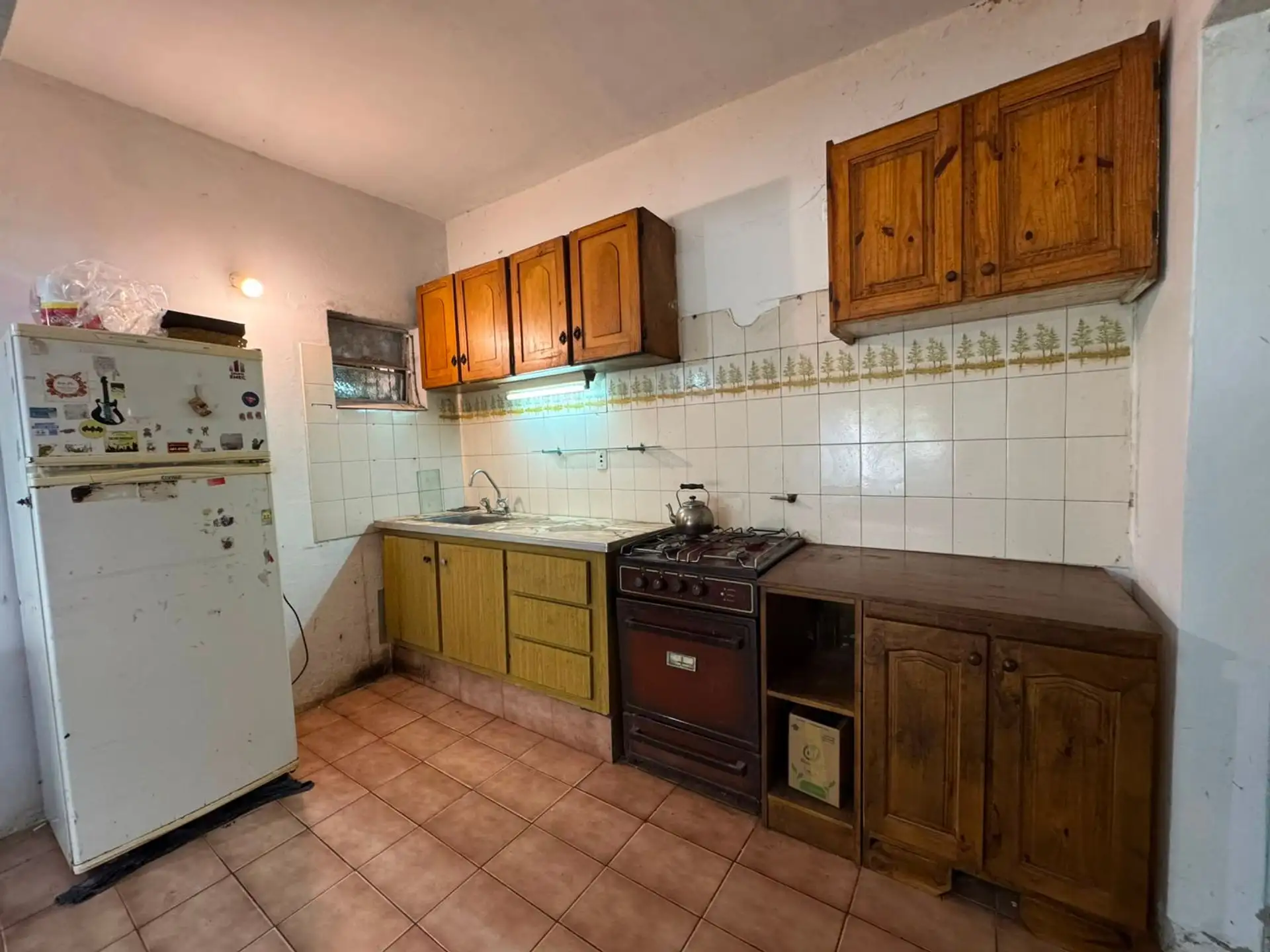 VENTA CASA 2 AMB. CON PARQUE Y COCHERA - LAVADERO