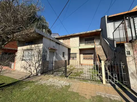 VENTA CASA MULTIFAMILIAR A REFACCIONAR HURLINGHAM