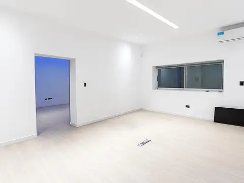 Deposito en alquiler con oficinas en Rosario 