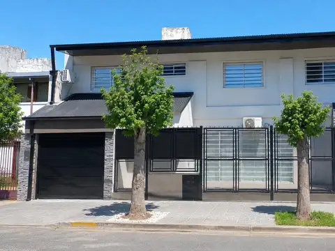 Casa en venta en Martinez, muy linda zona residencial.