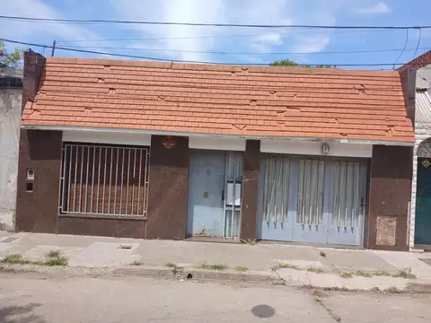 CASA DE 2 DORMITORIOS EN ALQUILER