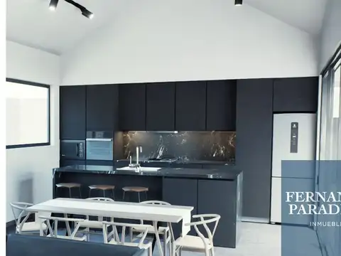 Casa en Venta en Barrio Parque Leloir, USD 470.000