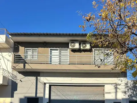 Deposito + Casa 3 ambientes con QUINCHO Y TERRAZA
