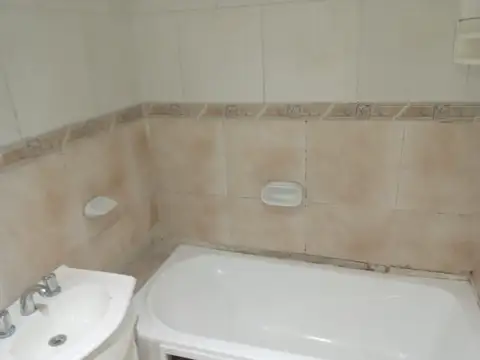 DEPARTAMENTO DE 3 AMBIENTES CON BALCÓN  AL FRENTE