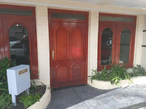 DEPARTAMENTO DE 3 AMBIENTES CON BALCÓN  AL FRENTE