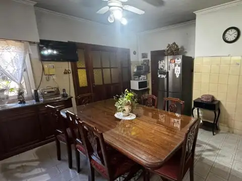 Casa en Venta con 8 cocheras