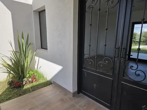 Casa en Venta en Horizontes al Sur, USD 175.000