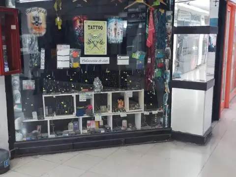 Local en galería  con buena circulación de gente