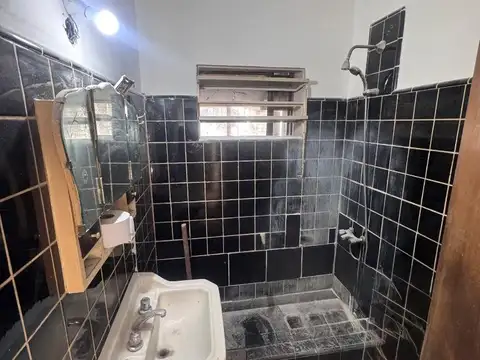 Casa en Alquiler en Ituzaingó – Amplios Espacios y Cochera