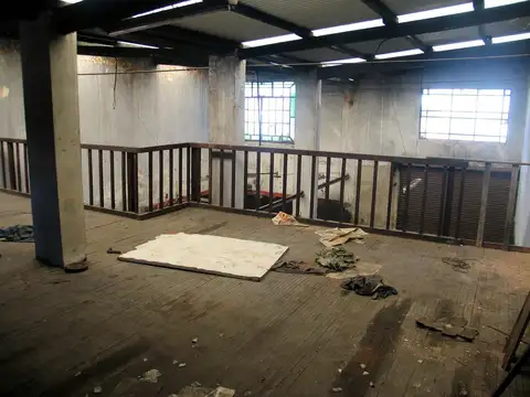 GALPON CON OFICINAS EN LOTE 8,66 X 21,58