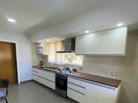 Casa en venta - 4 Dormitorios 4 Baños - Sierra de Los Padres
